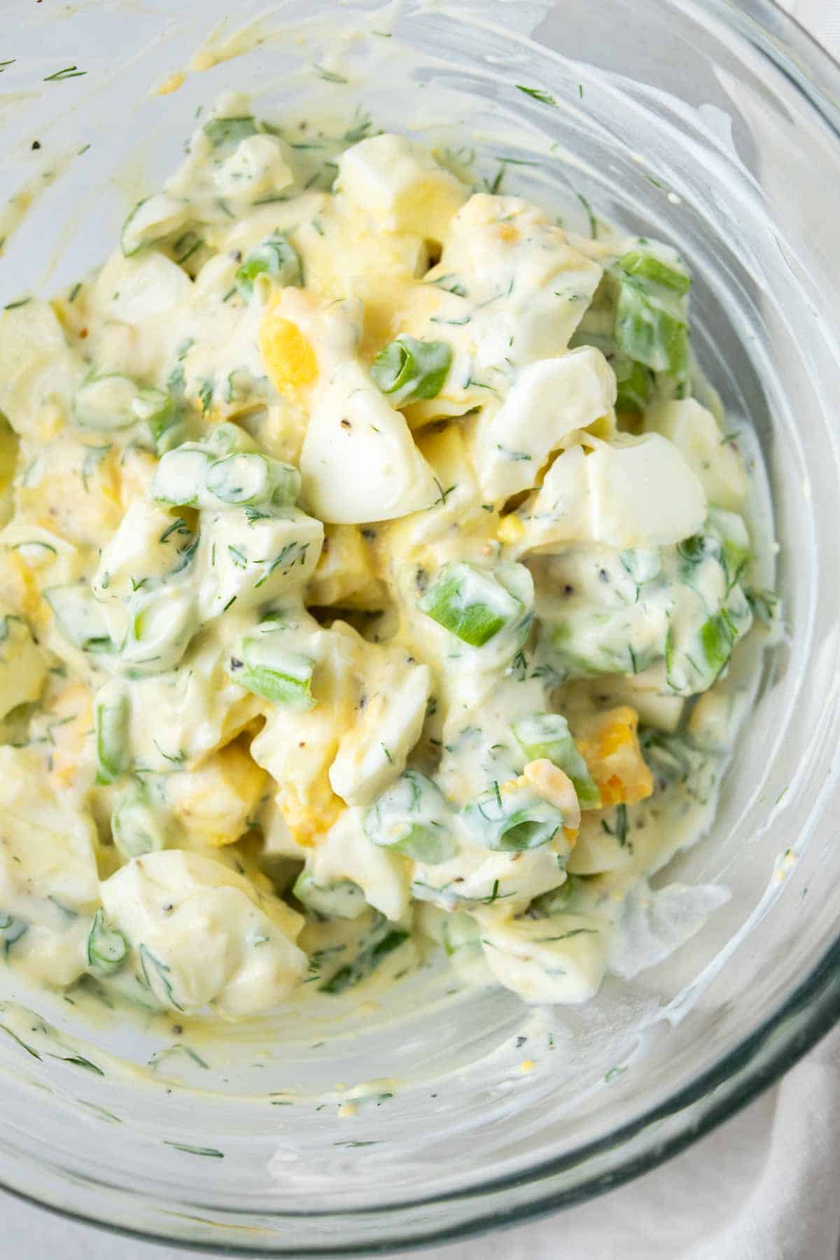 Close-up de salade dans un bol en verre